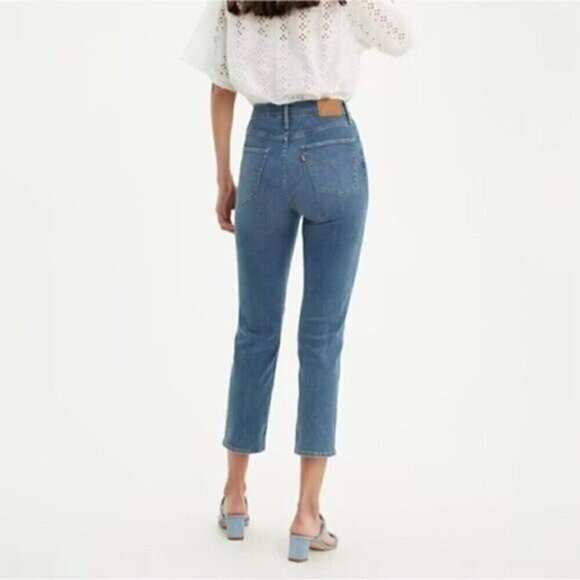 NWT Levis 724 High Rise Straight Leg Jeans Size 25 Medium Blue Wash Cropped - Picture 10 of 11